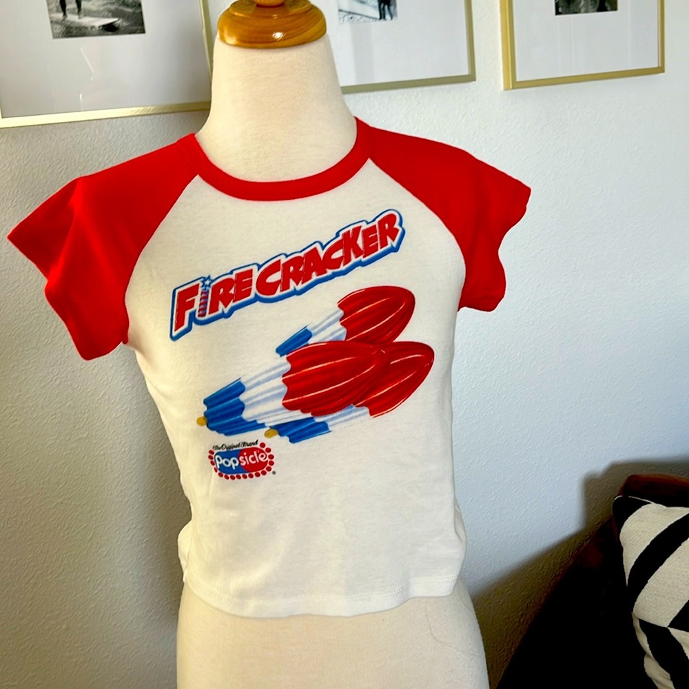 Retro firecracker tee